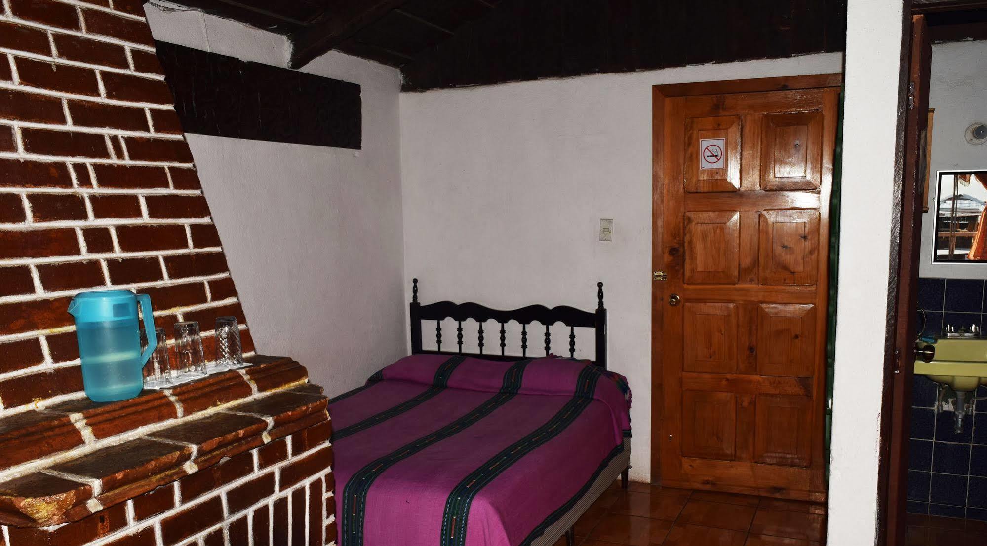 Hotel Playa Linda Panajachel Zewnętrze zdjęcie